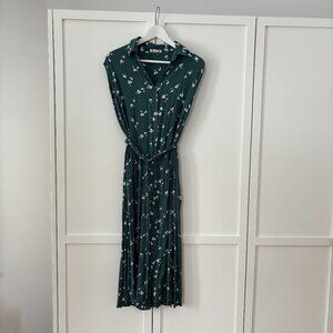 Billabong cap sleeved midi dress (size M)